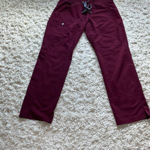 Figs Kade Cargo Scrub Pants M Burgundy